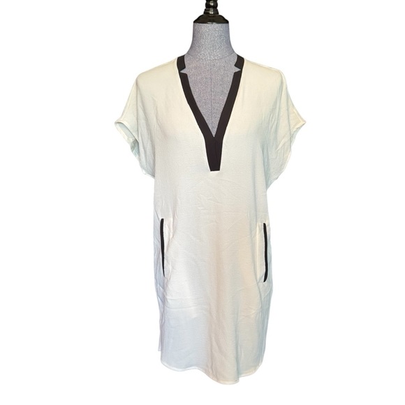 Astr Dresses & Skirts - New ASTR THE LABEL Stylish Ivory Dress with Black Trim XS pockets women